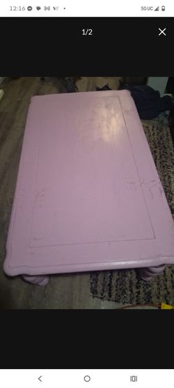 Coffee table with lifting leaf