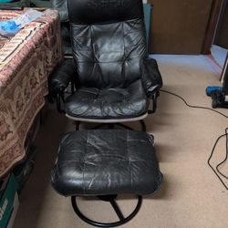 Recliner Black, Free