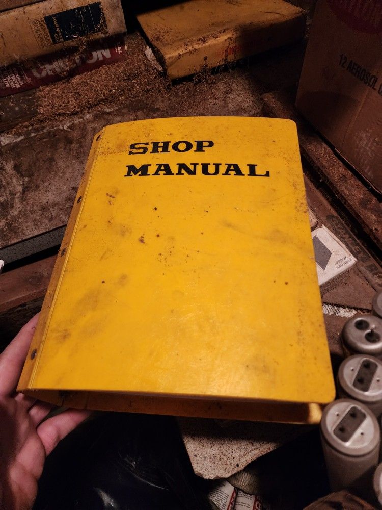 Vintage Dresser / International Harvester Service Manual Binder (Loaders, Crawlers & Engines)