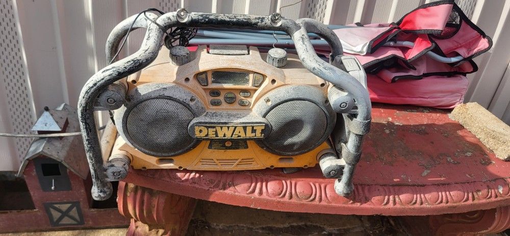 Dewalt Radio WITH Battery