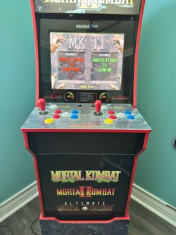 Mortal Kombat Arcade Cabinet