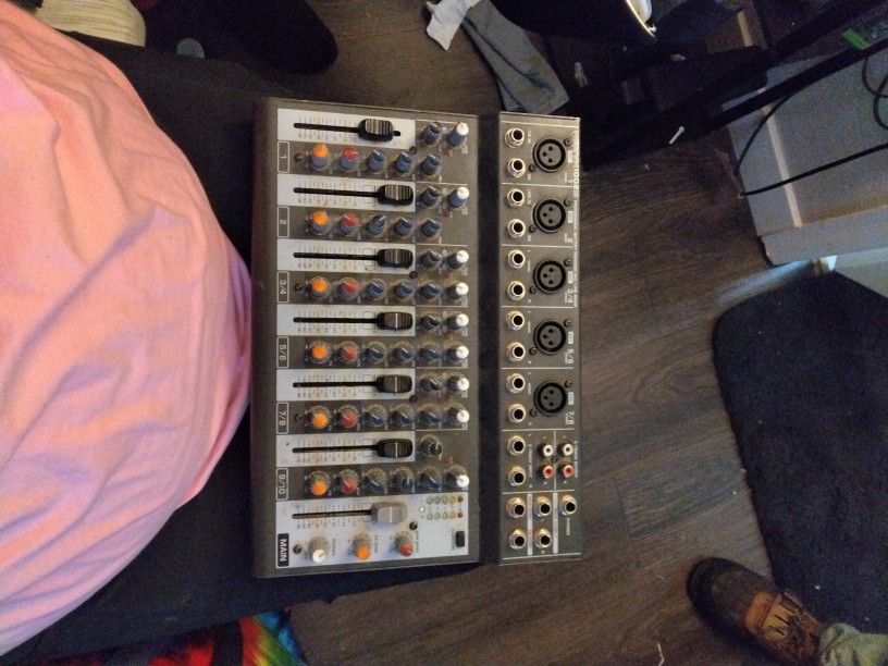 BEHRINGER XENYN 1002B