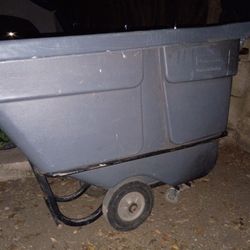 Rubbermaid® Utility Tilt Truck - 1⁄2 -2 Cubic Yard, Black And Grey