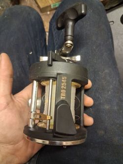 TRO 2545 Conventional Fishing Reel