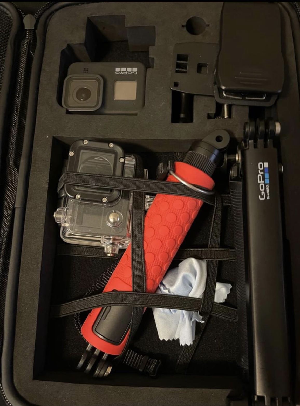 GoPro HERO8 Black E-Commerce Packaging - Waterproof Digital Action Camera with Touch Screen 4K HD Video 12MP Photos Live Streaming Stabilization •Extr