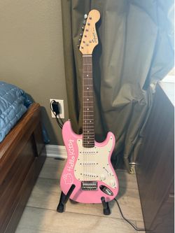 Pink Hello kitty squier guitar mini