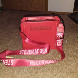 NEED GONE ASAP 25$ OBO. Steve Madden Red Shoulder Strap Bag