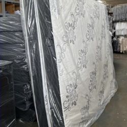 King Size Mattress And Box Spring 