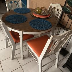 Antiq very nice table and four chairs