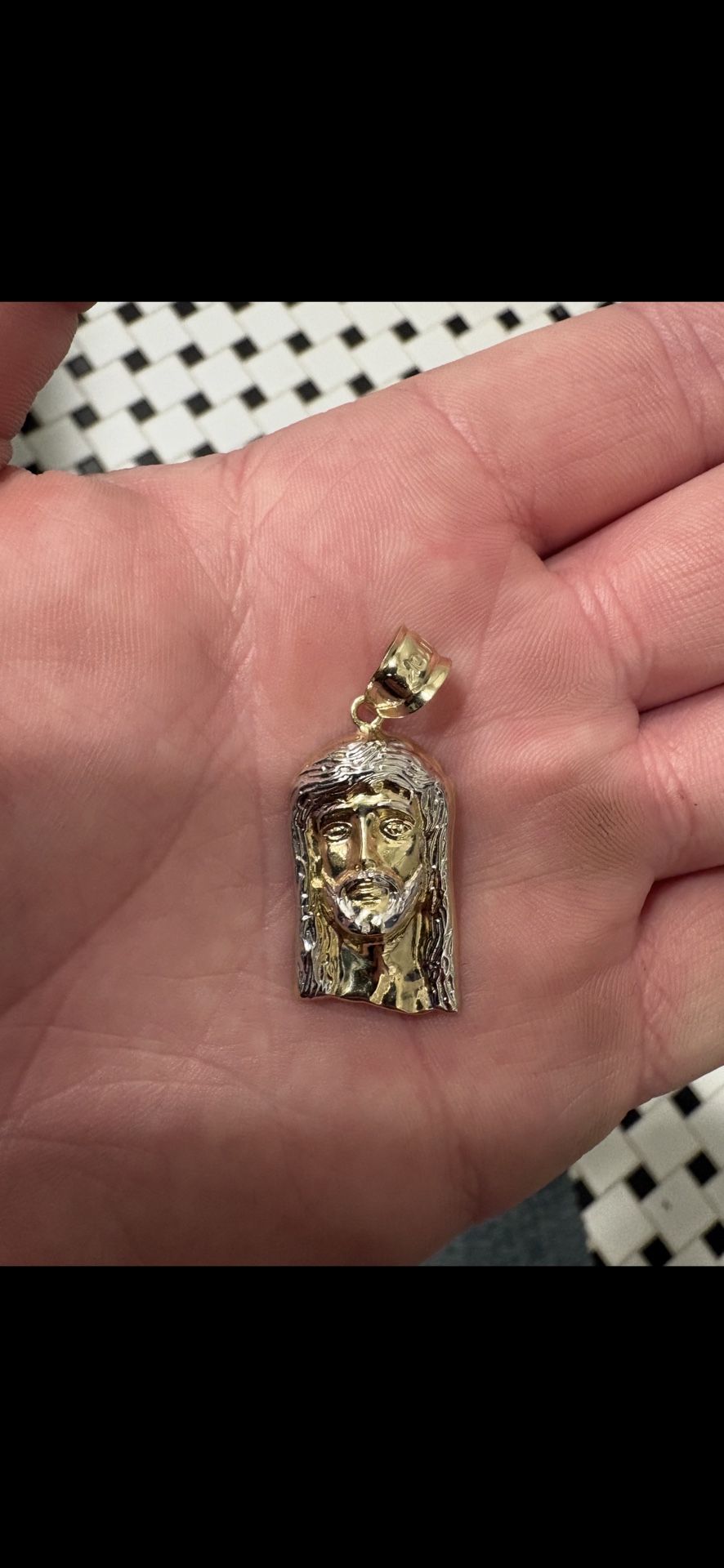 10K JESUS PENDANT