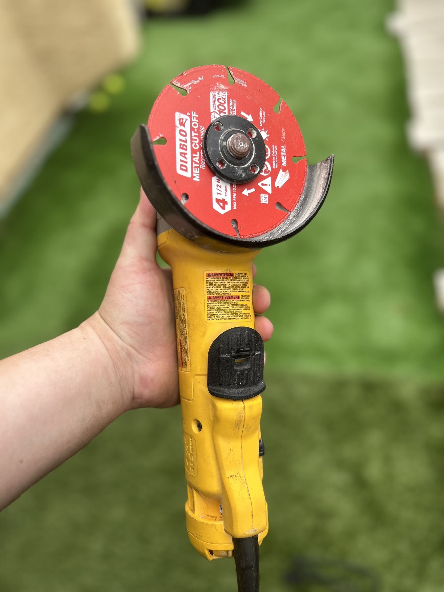 De Walt 4in Grinder
