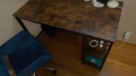 Like new dark wood desk w/built in shelves