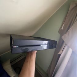 Xbox 1 Console W/ Smart TV