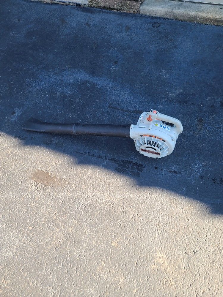 Echo Pb-200 Hand Held Gas Leaf Blower!