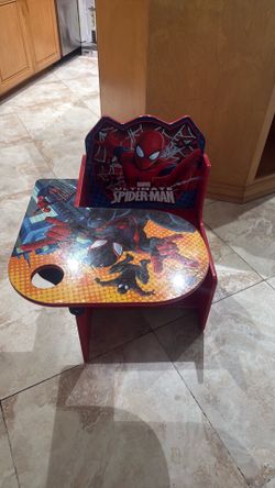 Spiderman child desk with cup holder