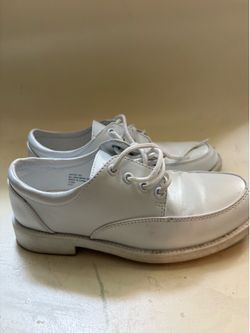 Boys Size 2 White Dress up Shoes FREE