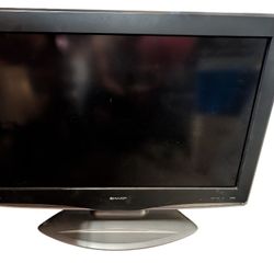 Sharp AQUOS flat-screen TV-Model: LC-C3242U  