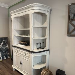 White Distressed Buffet And Hutch 