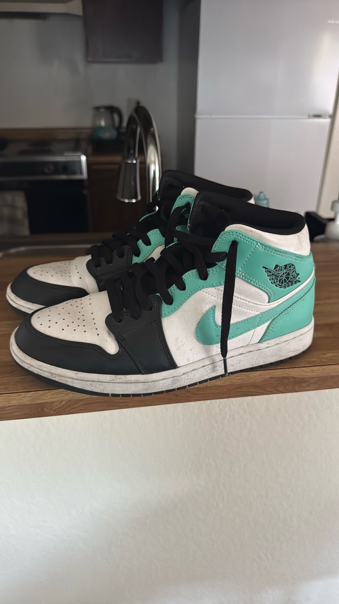 Air Jordan Mids