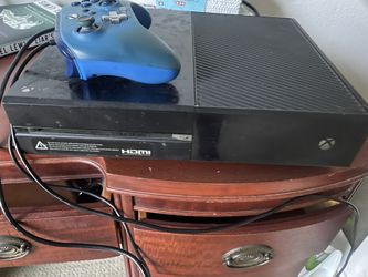 XBOX ONE W/CONTROLLER