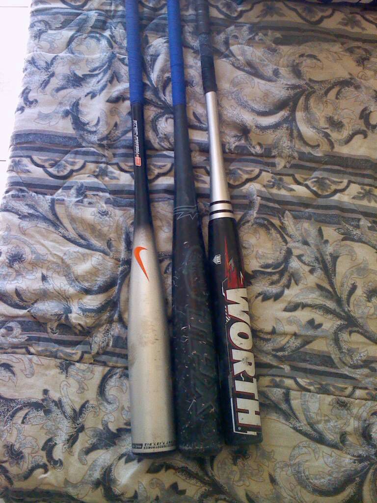 Baseball bat. Nike aero show tpx omaha limited softball bat worth est