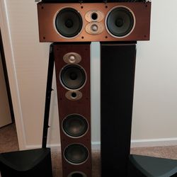 Polk Audio Surround Sound Speaker Set