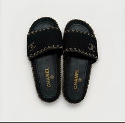CHANEL SLIDES