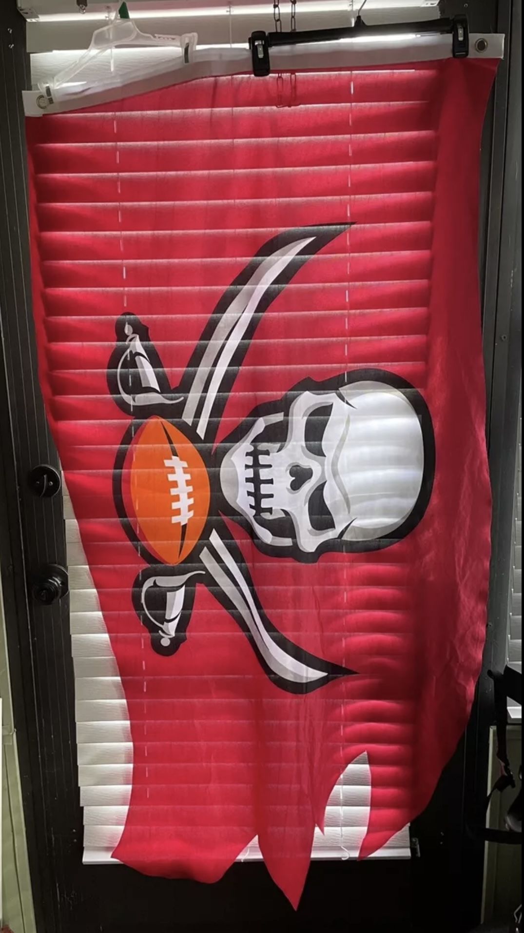 Tampa Bay Buccaneers Flag - Size 3’ x 5’ - Pirate Style With Frayed End - Red