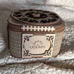 UGEARS Wooden Mechanical Box