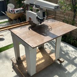 DeWALT arm Saw In Very Good Condition 