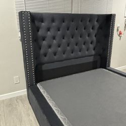 Queen Size Bed Frame With Mattress 