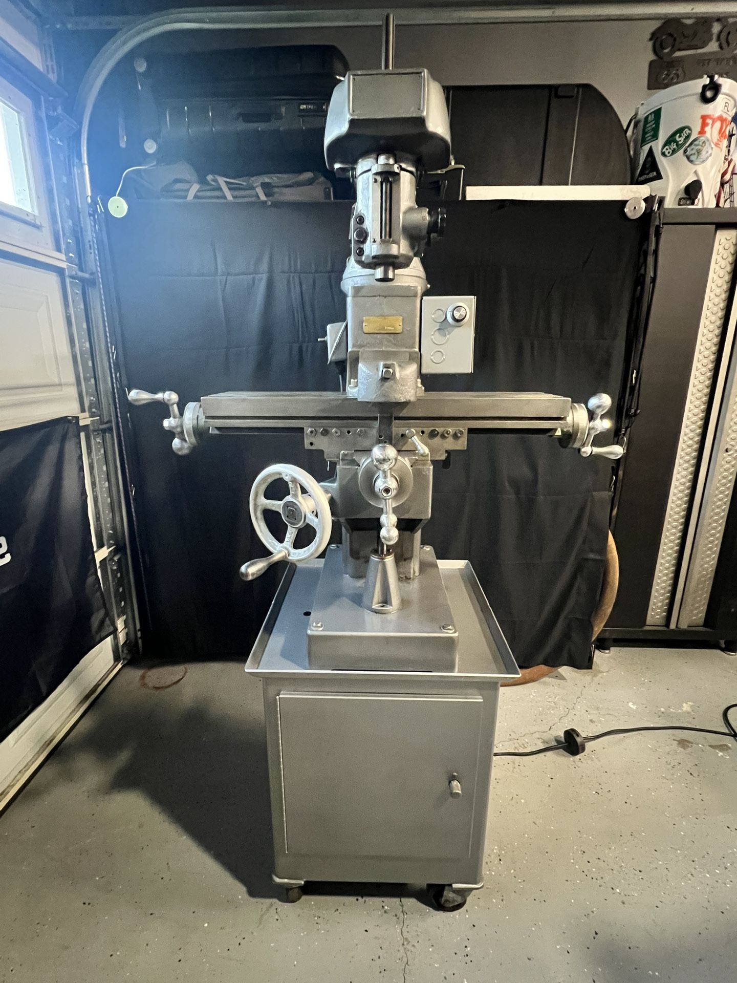 Clausing 8520 Milling Machine 
