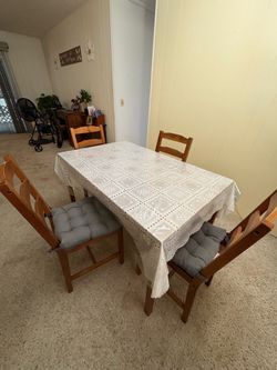 Small with 4 chairs