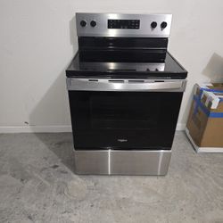 Whirlpool 30in Glass Top Range BRAND NEW NEVER USED 