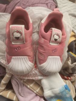 Hello Kitty Adidas 