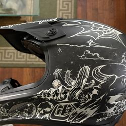 TROY LEE DESIGNS SE4 “STRANDED” CARBON HELMET SIZE XXL
