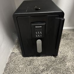 Honeywell Safe