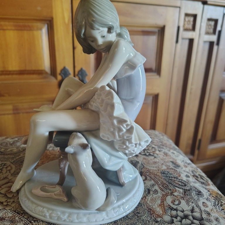 Lladro Ballerina Girl W/ Kitten #6895