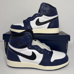 Jordan 1 High OG Midnight Navy Size 6.5Y (8W) – $85 OBO 💙