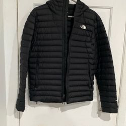 Black The North Face Jaket  Short Style With Hood. 