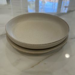 NEW Anthropologie Stoneware Plates – Set of 4 (Neutral)