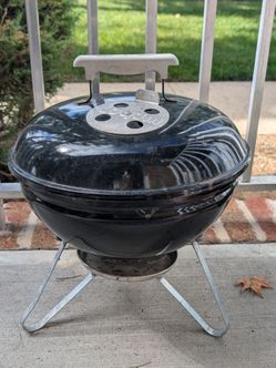 Small Weber grill with ash catcher