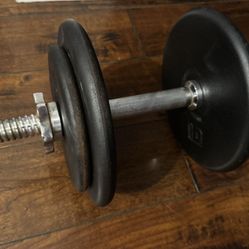 Single dumbbell configurable weights (10 lbs, 13 lbs, 20 lbs, 25 lbs, 30 lbs per dumbbell), and incorporates similar classic spin-lock visuals for app