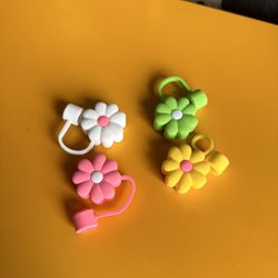 Set of 4 flower straw cover lids pink white yellow green brand new 