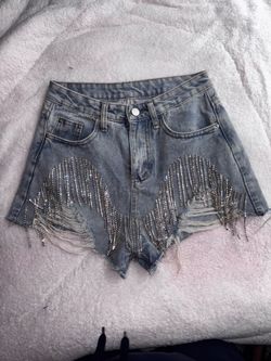 Distressed short pants