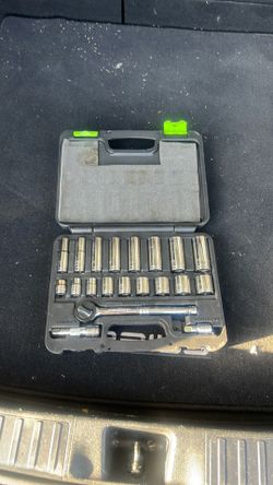 Pittsburgh 17 wrench and socket with 2 adapters