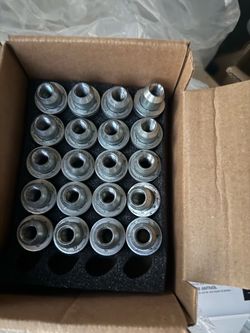 Original Land Rover / Jaguar wheel lug nuts set 20
