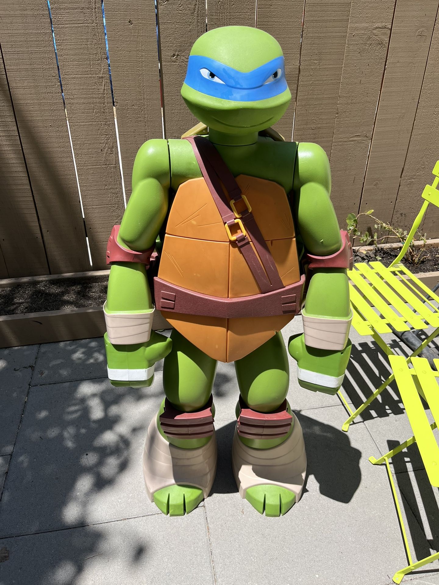COLOSSAL Leonardo 48" (4ft) Tall Teenage Mutant Ninja Turtles Jakks Pacific