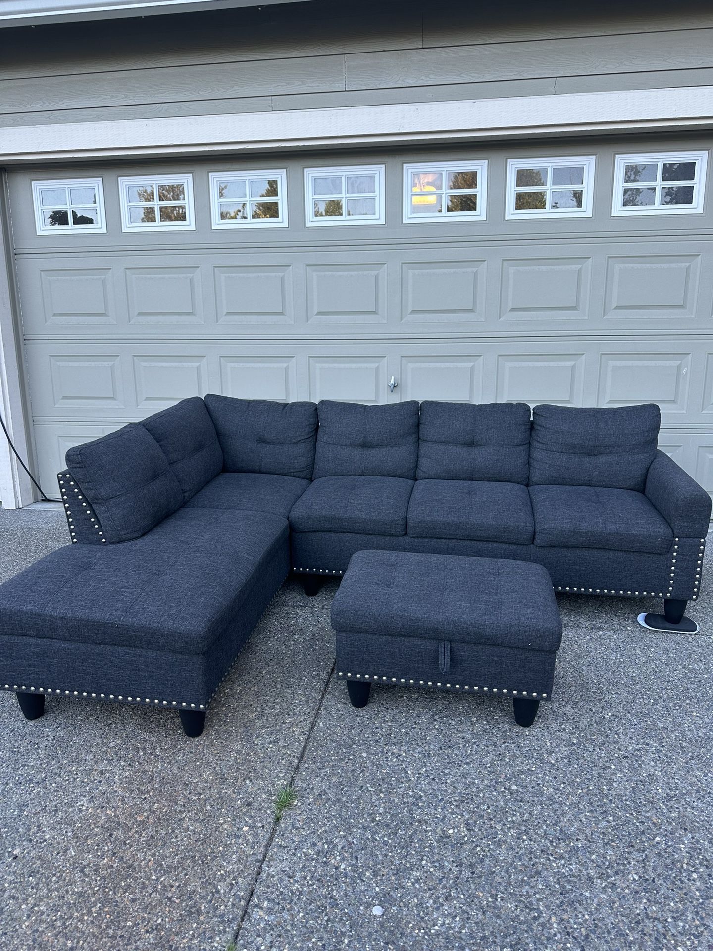 Grey Sectional Couch Sofa (FREE DELIVERY!)
