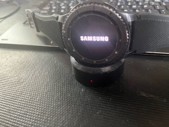 Samsung Galaxy Gear 3 Watch w/ Headphones